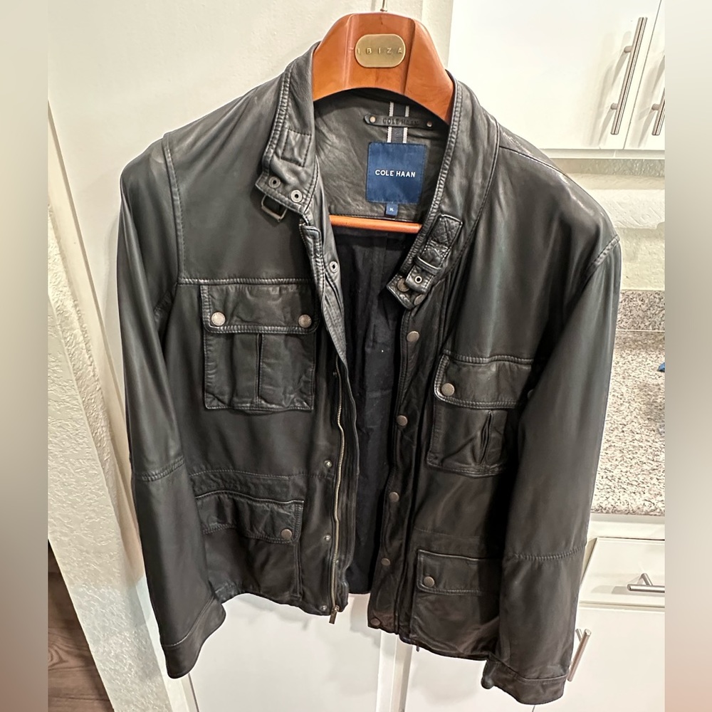 Cole Haan men's black leather jacket in size Xlarge